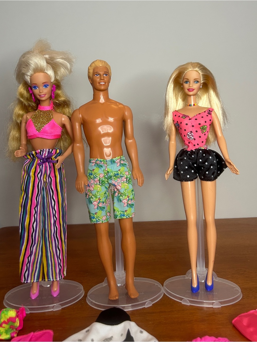 90’s Barbie lot with fashions